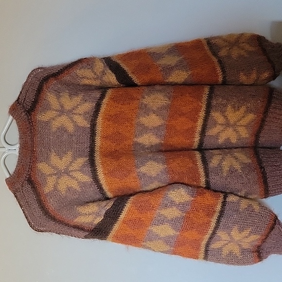 ✨️3/30✨️Vintage sweater - Picture 4 of 4